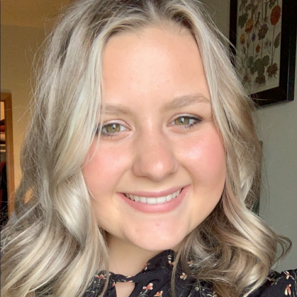 Meet your Posher, Claire